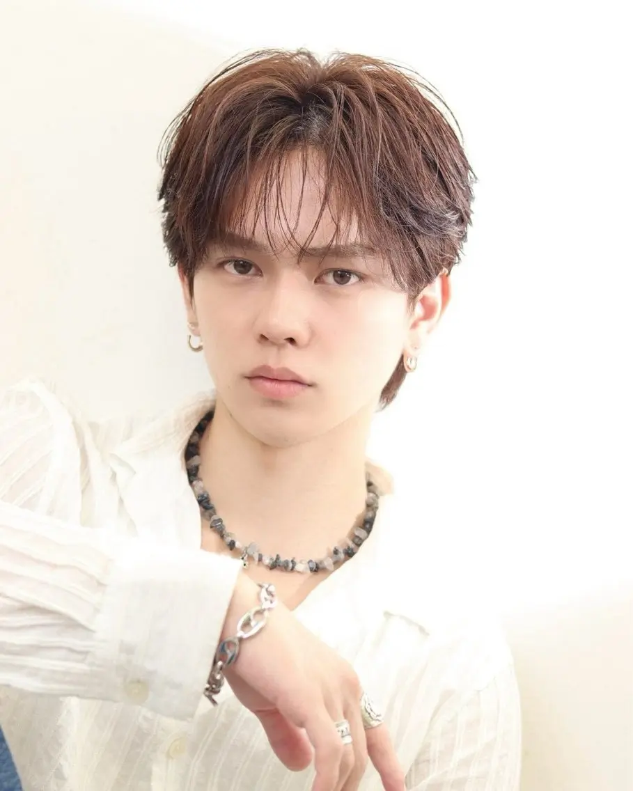カラー 萩原 悠太のヘアスタイル