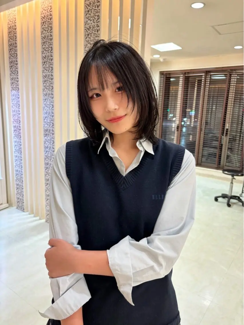 ミディアム カラー 透明感カラー ダークグレー ダークグレージュ グレージュ 似合わせカット ヘアカラー 中野 芽郁のヘアスタイル