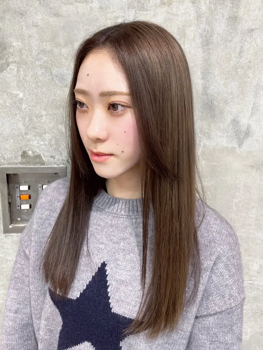 ロング カラー ヘアカラー 透明感カラー×ヘア アレンジ🪽しおりのヘアスタイル
