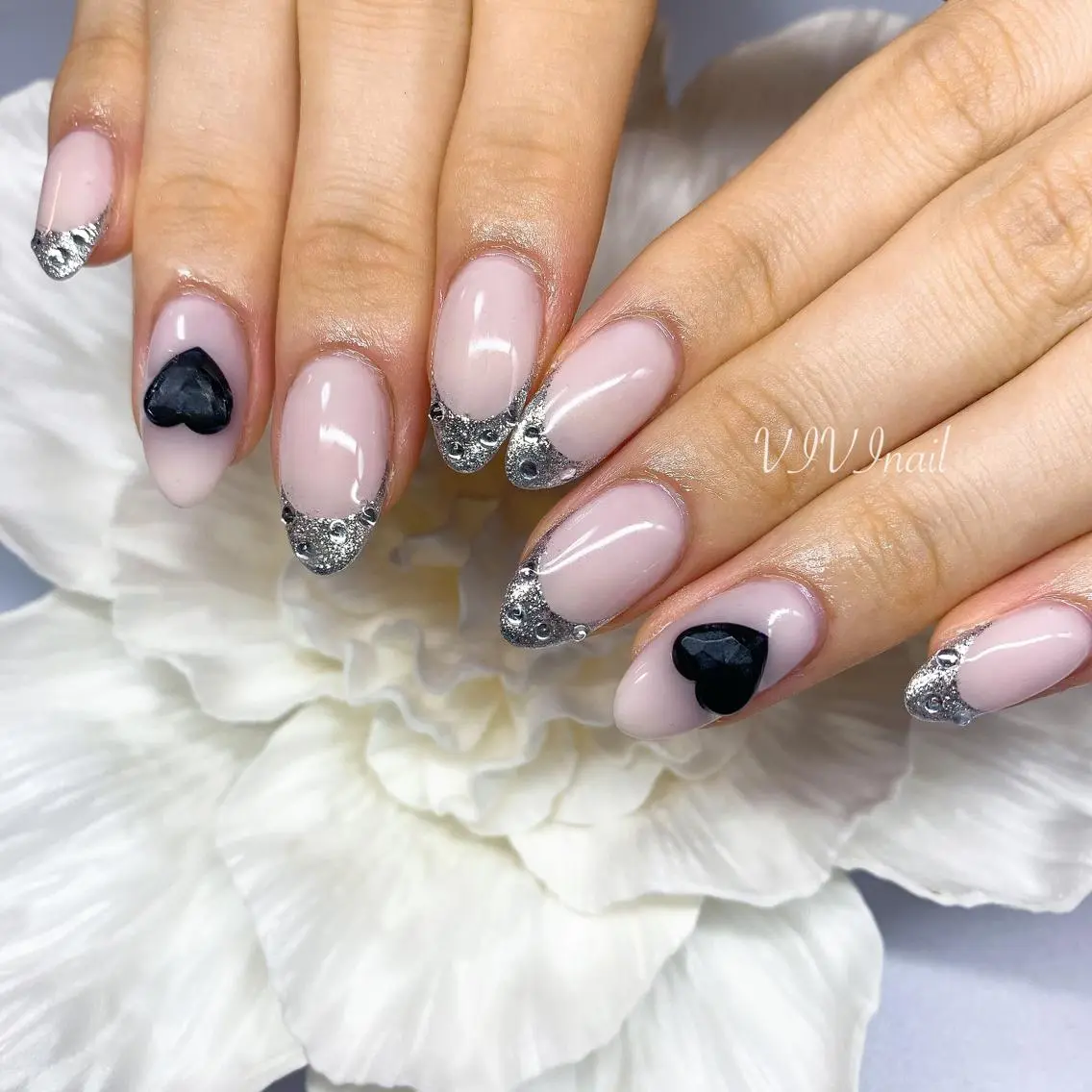 ネイル フレンチネイル ラメ(グリッター) ハンドネイル vivi nailのネイルデザイン