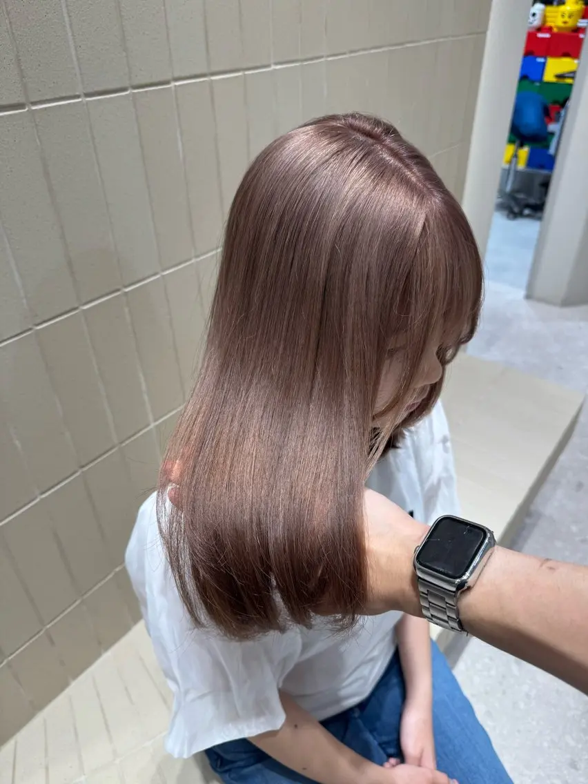 セミロング ヘアカラー 延足 拓磨のヘアスタイル
