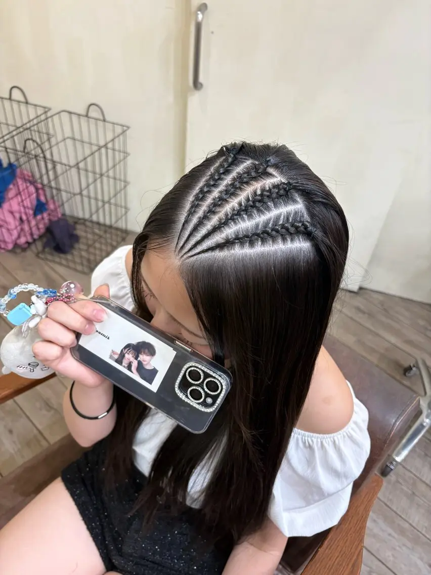 ロング ヘアアレンジ WEST OLAND 黒坂佳乃のヘアスタイル