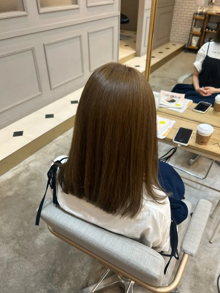 ミディアム カラー カット ヘアカラー トリートメント 津田 幸穂のヘアスタイル