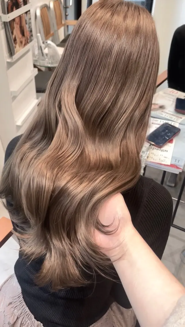 ロング カラー ベージュカラー ケアカラー 透明感カラー ラテベージュ 髪質改善 ‎Lby home 🪽mikuのヘアスタイル