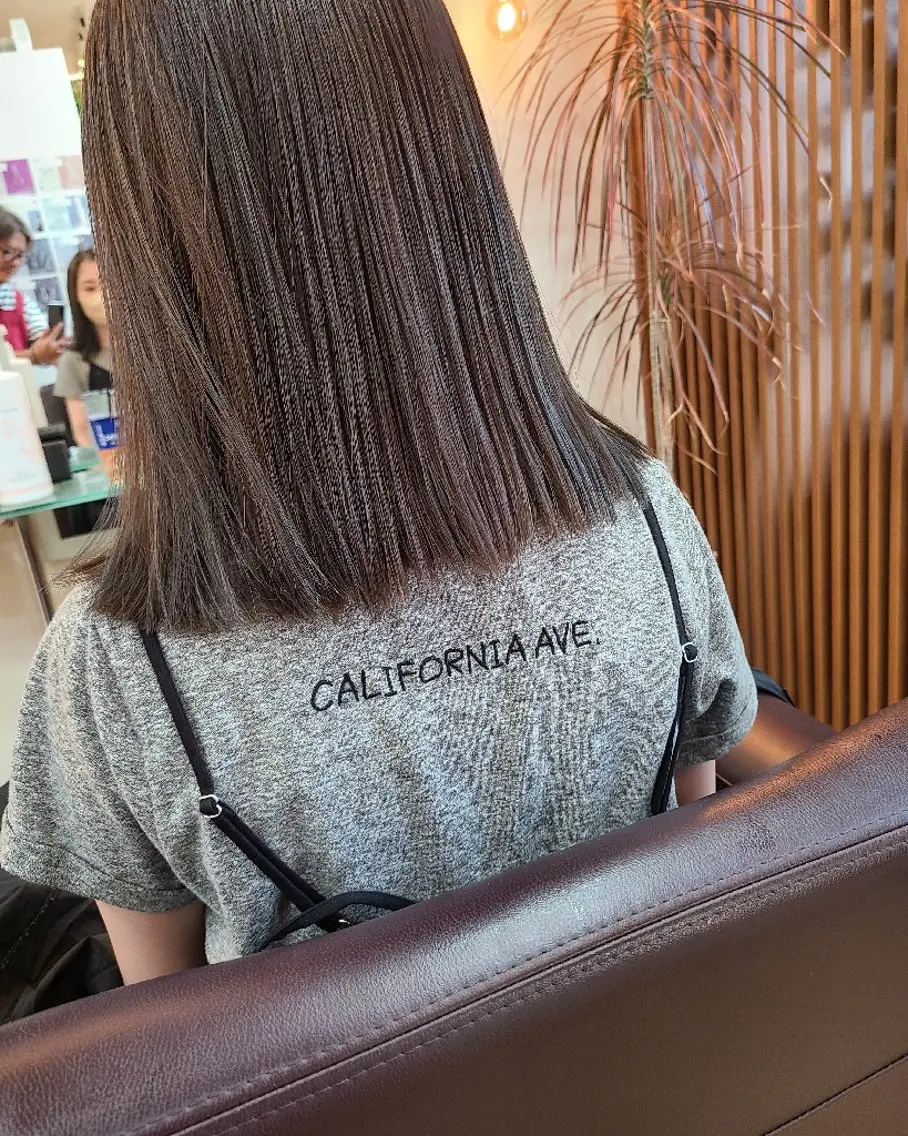 ミディアム カット ヘアカラー シ マのヘアスタイル