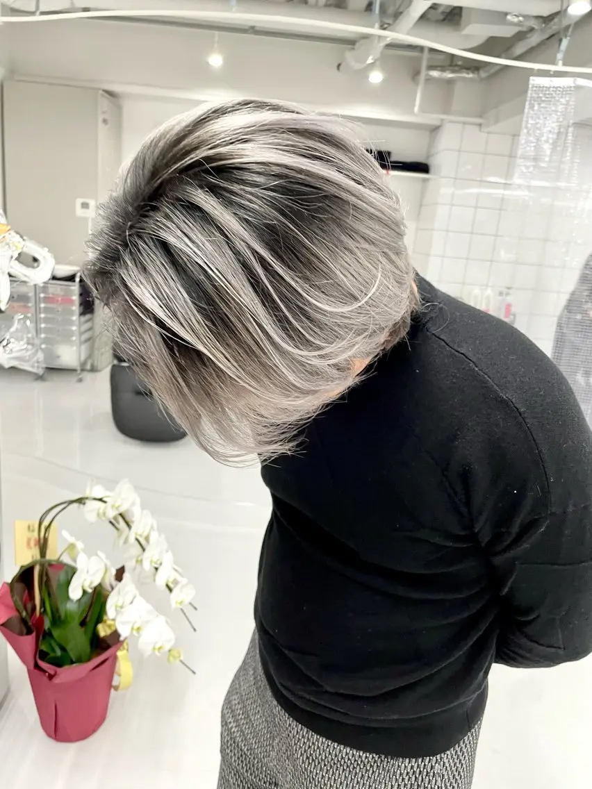 ミディアム カラー メンズ メンズバレイヤージュ メンズブリーチ バレイヤージュ ブリーチ デザインカラー カット ヘアカラー トリートメント 🎗秋山勇/ GEAR.代表のヘアスタイル