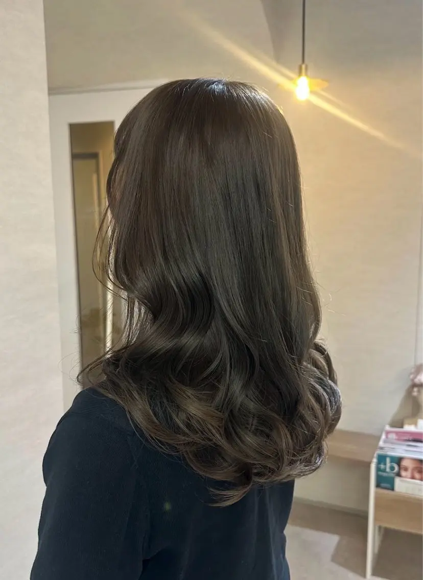 セミロング 梅田🩵/透明感 花音のヘアスタイル