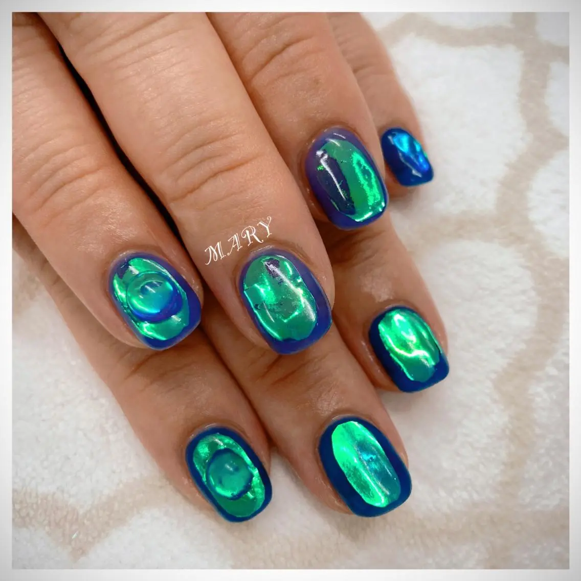 ネイル オーロラネイル ブルー 氷ネイル・うるうるネイル ニュアンスネイル スクエアネイル ハンドネイル Mary nail .narumiのネイルデザイン