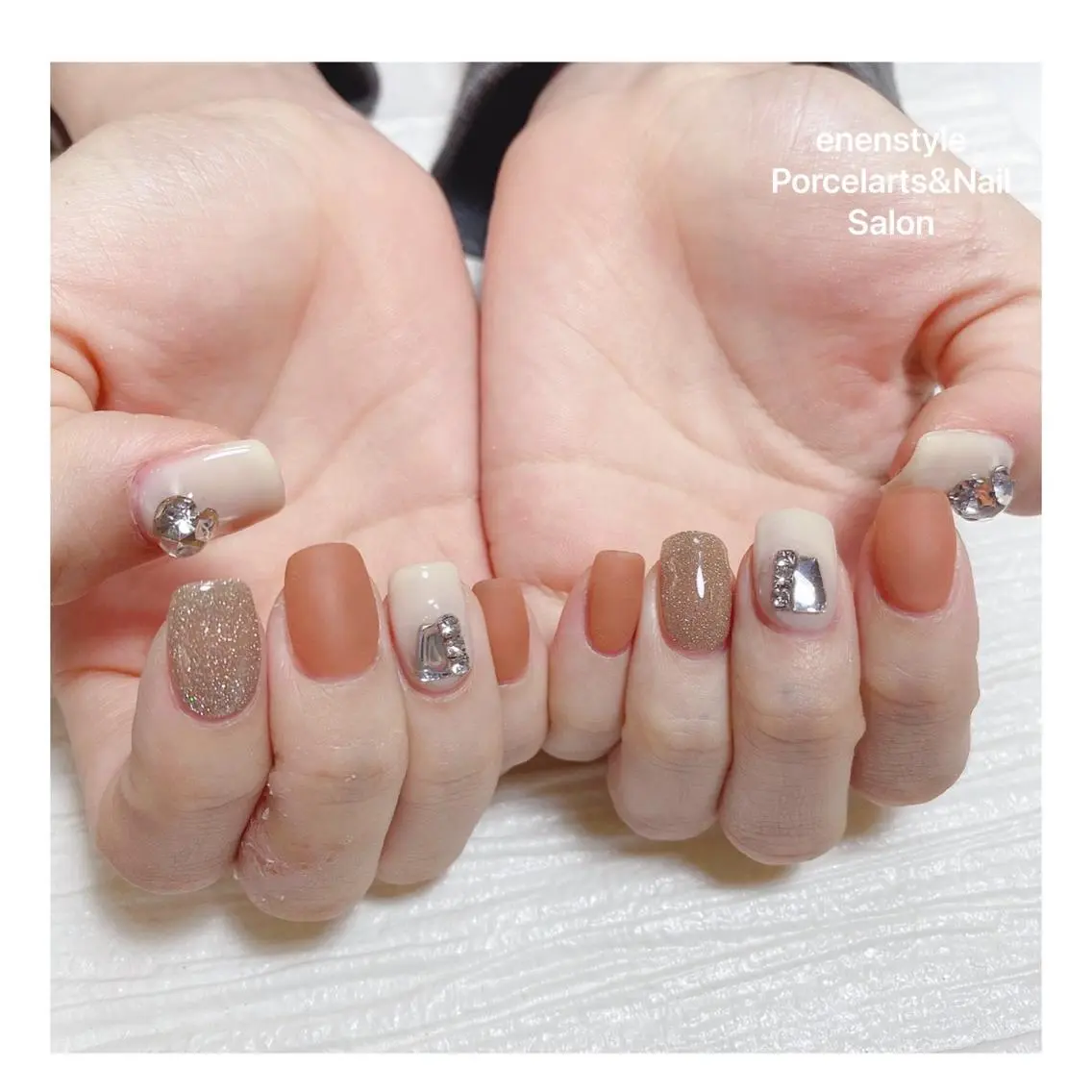ミディアム ネイル ハンドネイル 🐾enen style 🐾のネイルデザイン