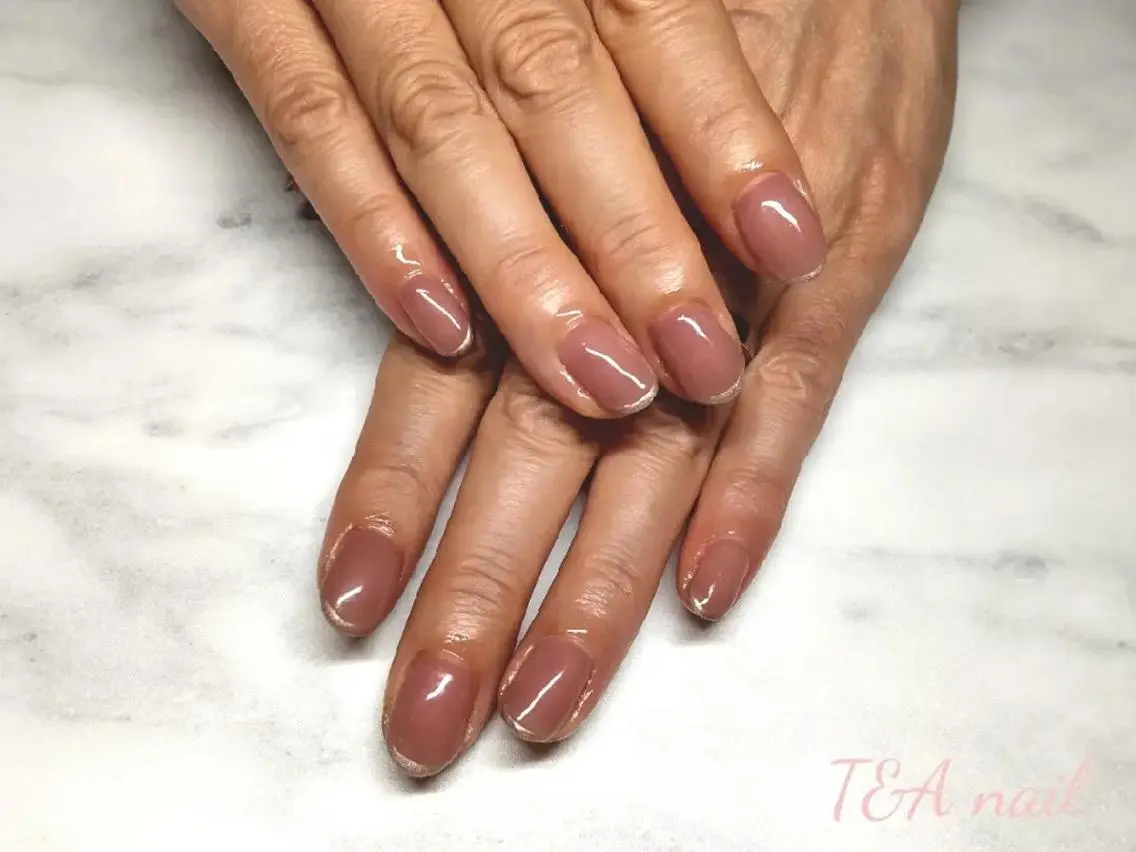 ミディアム ネイル フレンチネイル ジェルネイル ゴールド ニュアンスネイル ピンク T&A nailのネイルデザイン