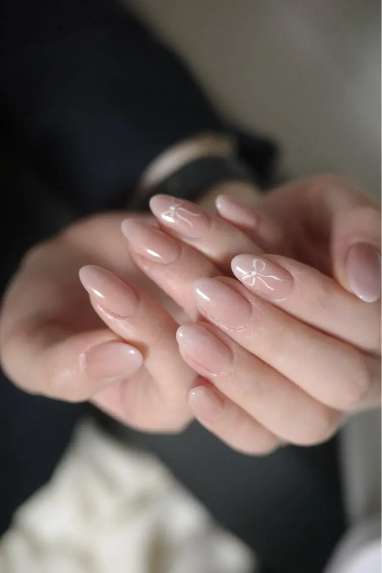 ネイル ハンドネイル フットネイル Locèlon .のネイルデザイン