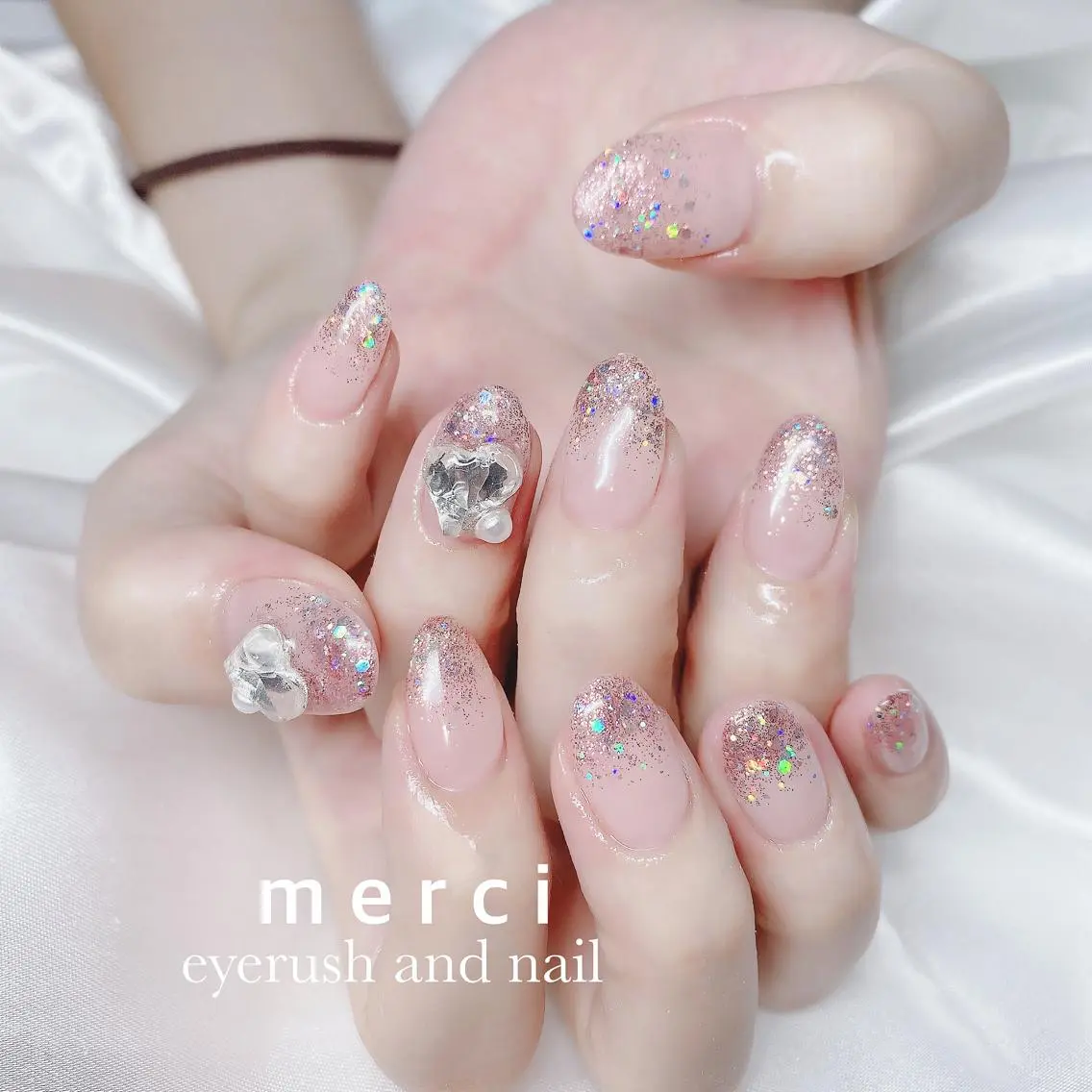 ネイル フラッシュネイル フットネイル フレンチネイル キラキラネイル 韓国ネイル ハンドネイル merci nailのネイルデザイン