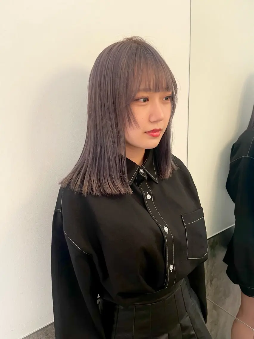 セミロング カラー ヘアアレンジ アッシュ ベージュカラー ブリーチ ケアブリーチ 透明感カラー ヘアカラー トリートメント ヘアセット 憧れの艶ハイトーンへ 🌙サイダサキのヘアスタイル