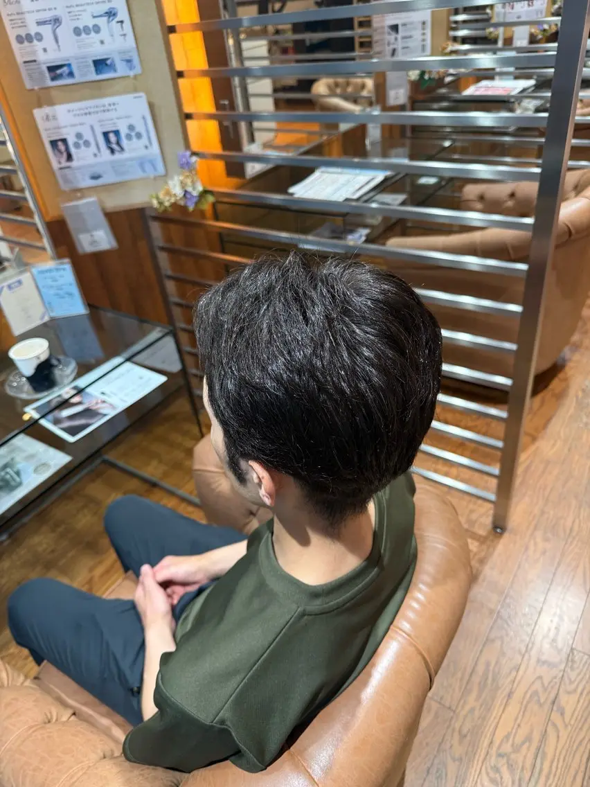 カラー 岩永 向日葵のヘアスタイル