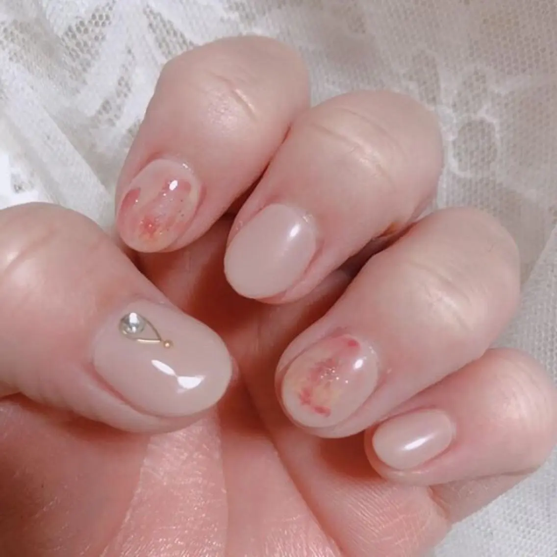 ネイル アートネイル ワンカラーネイル ストーンネイル ハンドネイル 鈴木 優菜のネイルデザイン