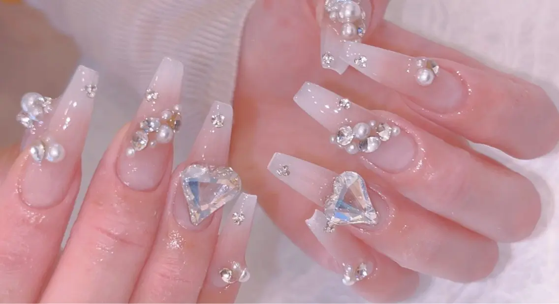 ロング ハンドネイル 🖤スカルプ専門店 新宿・MR🖤のネイルデザイン