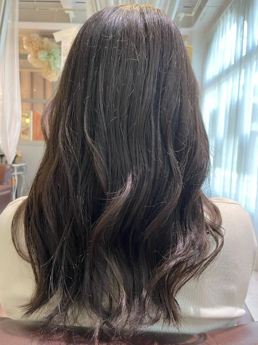 ロング 粟田 めぐみのヘアスタイル
