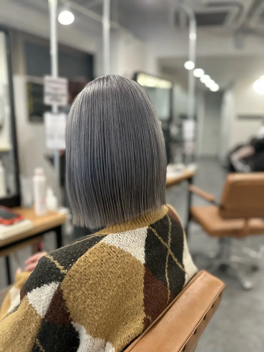 ショート カラー グレージュ シルバー シルバーグレージュ ヘアカラー トリートメント 特殊カラー特化 ✂️SHIAN フジのヘアスタイル