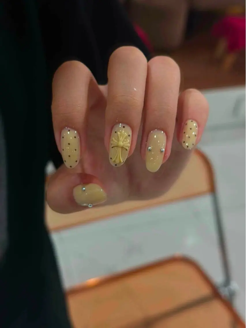 ネイル チークネイル ドット フレンチネイル グラデーション 韓国ネイル ハンドネイル Minette nailrinrinのネイルデザイン