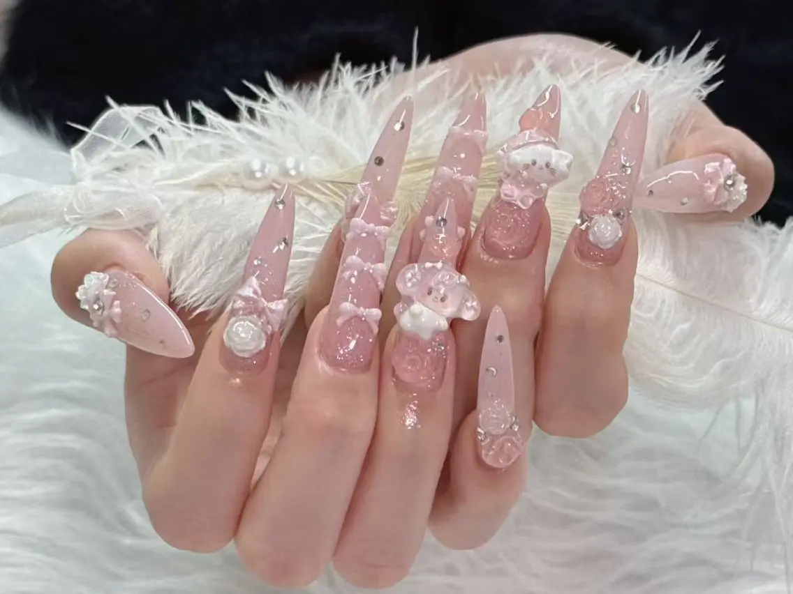 ネイル ハンドネイル Glow Minamiのネイルデザイン