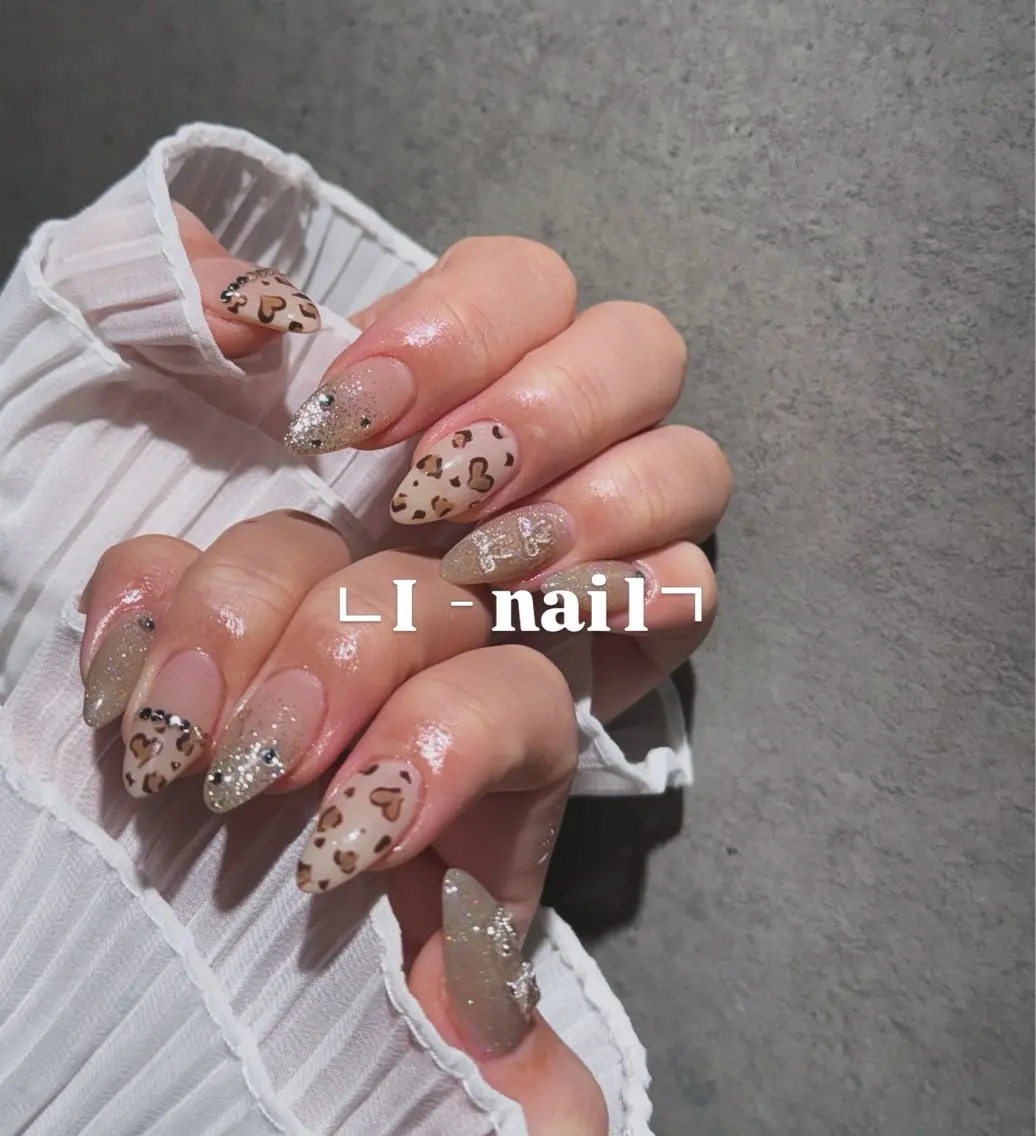 ネイル I-nailロング /ワンホン/キラキラのネイルデザイン