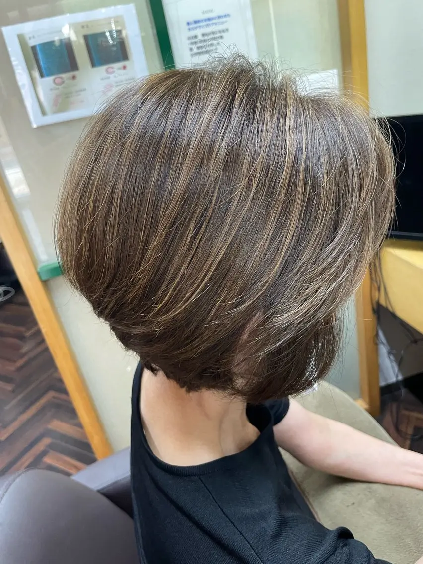 ショート カラー ブリーチ ハイライトカラー ブリーチなしカラー ハイライト katae sayoriのヘアスタイル