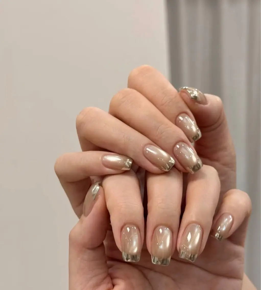 ネイル フレンチネイル ミラーネイル IRO Nail Studioのネイルデザイン