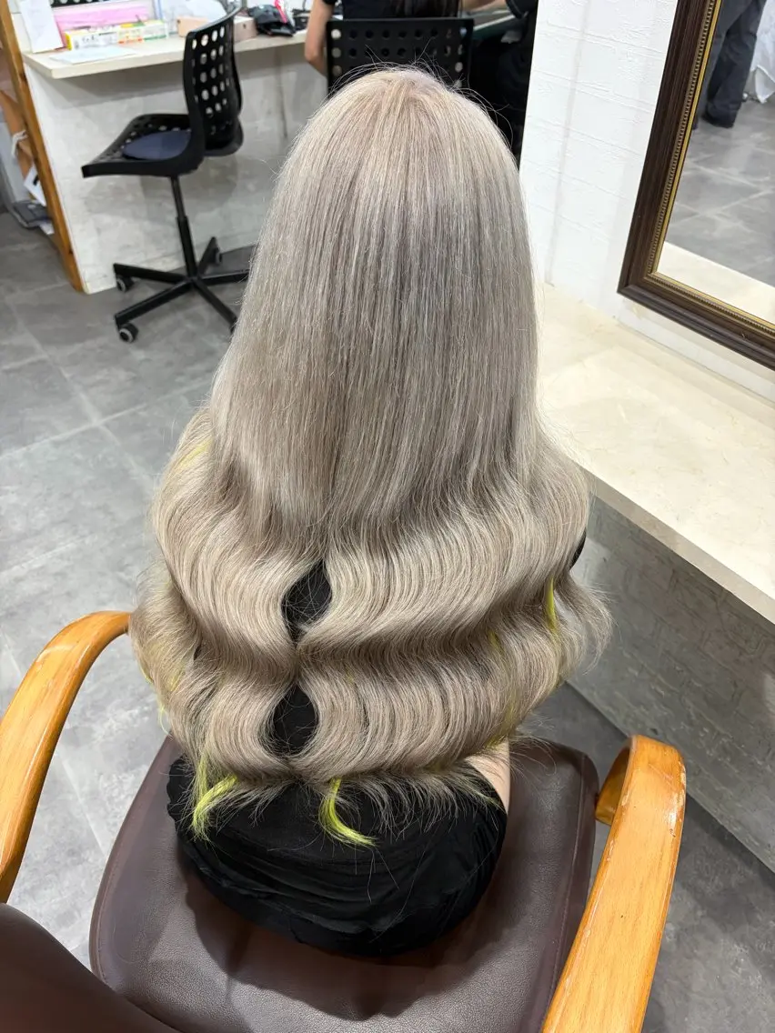 ロング ヘアカラー エクステ ⭐️U-topia ⭐️和泉田　りさ⭐️のヘアスタイル
