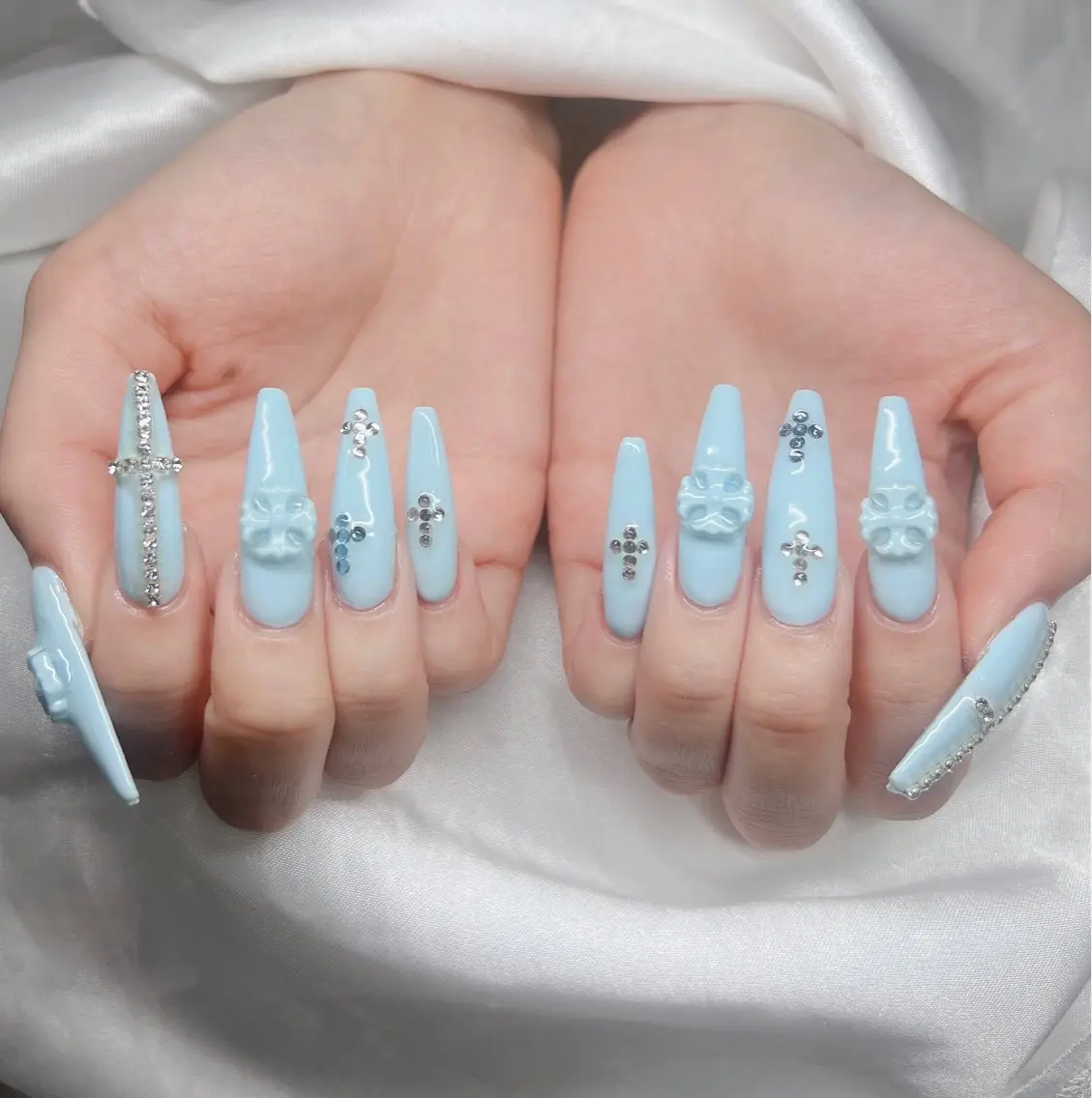 ネイル 長さ出し グラデーション キラキラネイル マグネットネイル ニュアンスネイル ハンドネイル Lee Ainのネイルデザイン