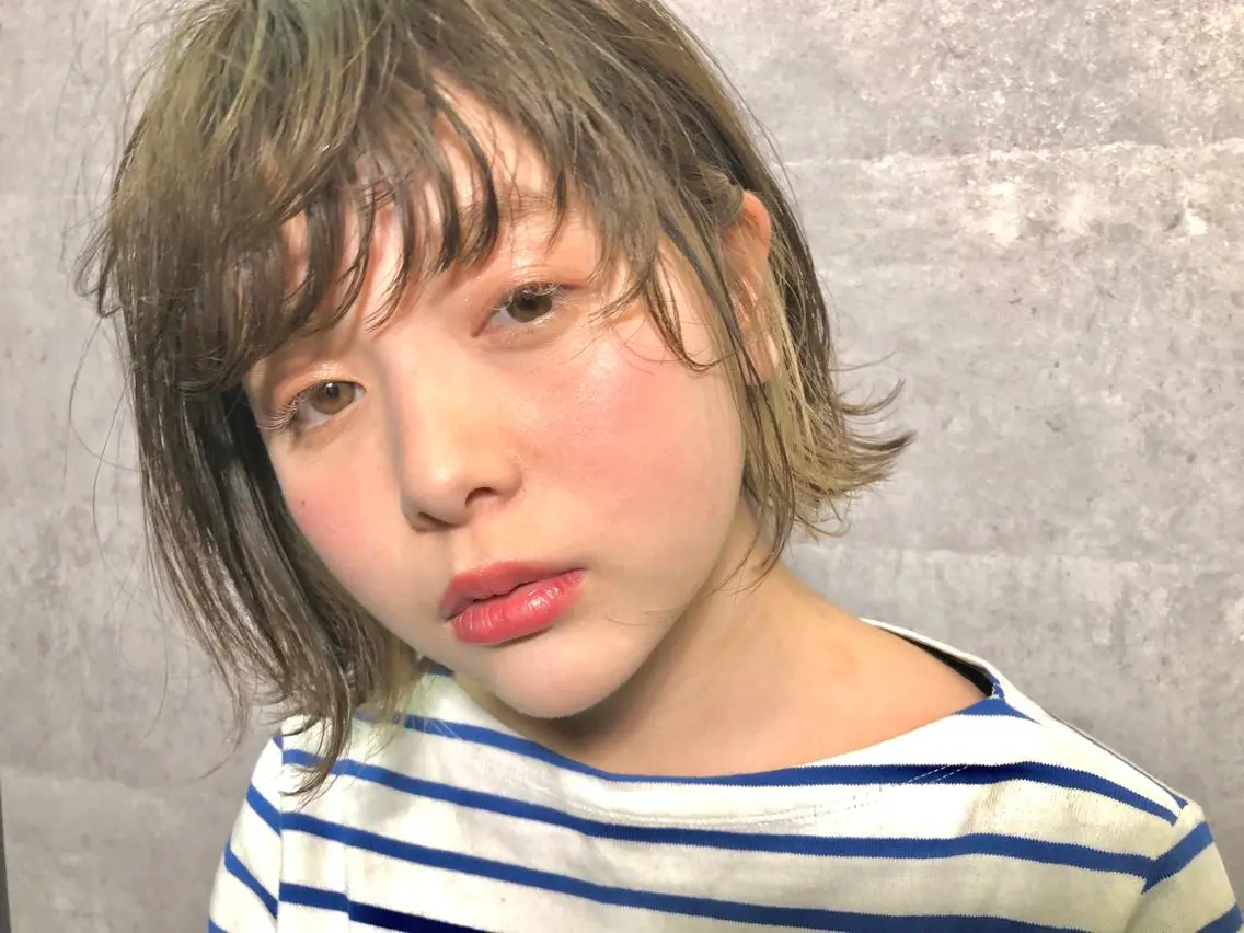 ショート カラー パーマ ヘアアレンジ 顔周りレイヤーカット ブリーチminamiのヘアスタイル