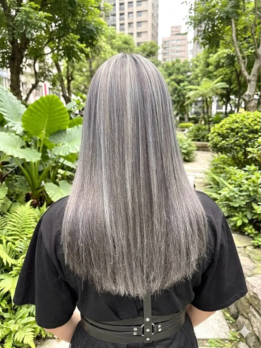 〔🌿黒髪からハイトーンを目指す🌿〕 ケアブリーチ×2回 &ワンカラー & ナノスチームトリートメントの写真