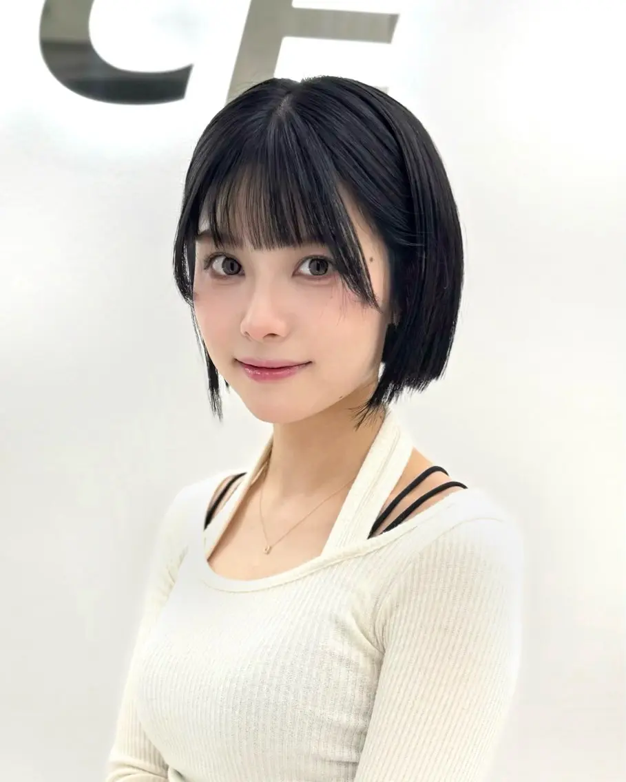 ショート カラー ヘアアレンジ カット ヘアカラー トリートメント ヘッドスパ ヘアセット 縮毛矯正🤍 ボブ/ HIKARIのヘアスタイル