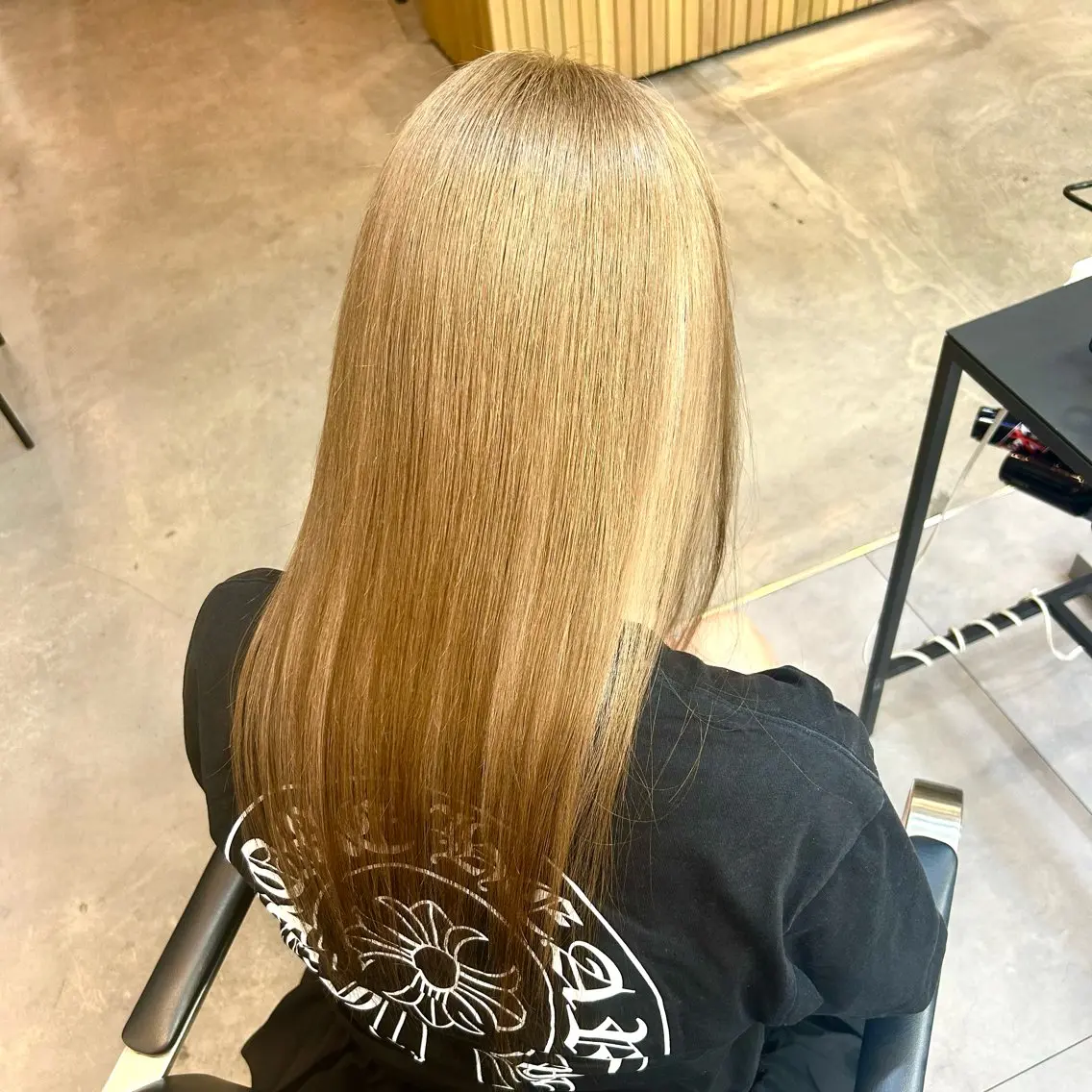✨🧡1日2名限定🧡✨カット+ケアブリーチ+カラー+髪質改善トリートメントの写真