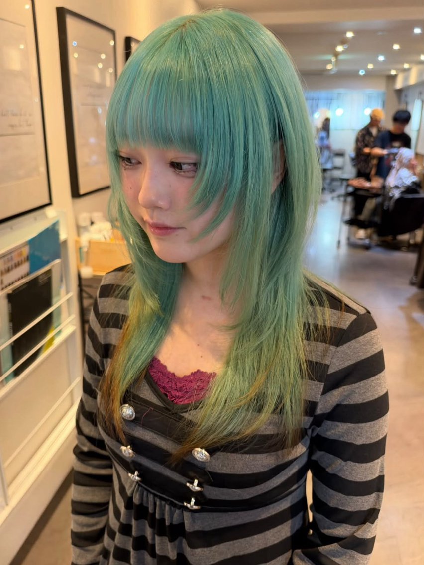 ミディアム カット ヘアカラー トリートメント ブリーチ・レイヤ ー特化🔥 ちかまるのヘアスタイル