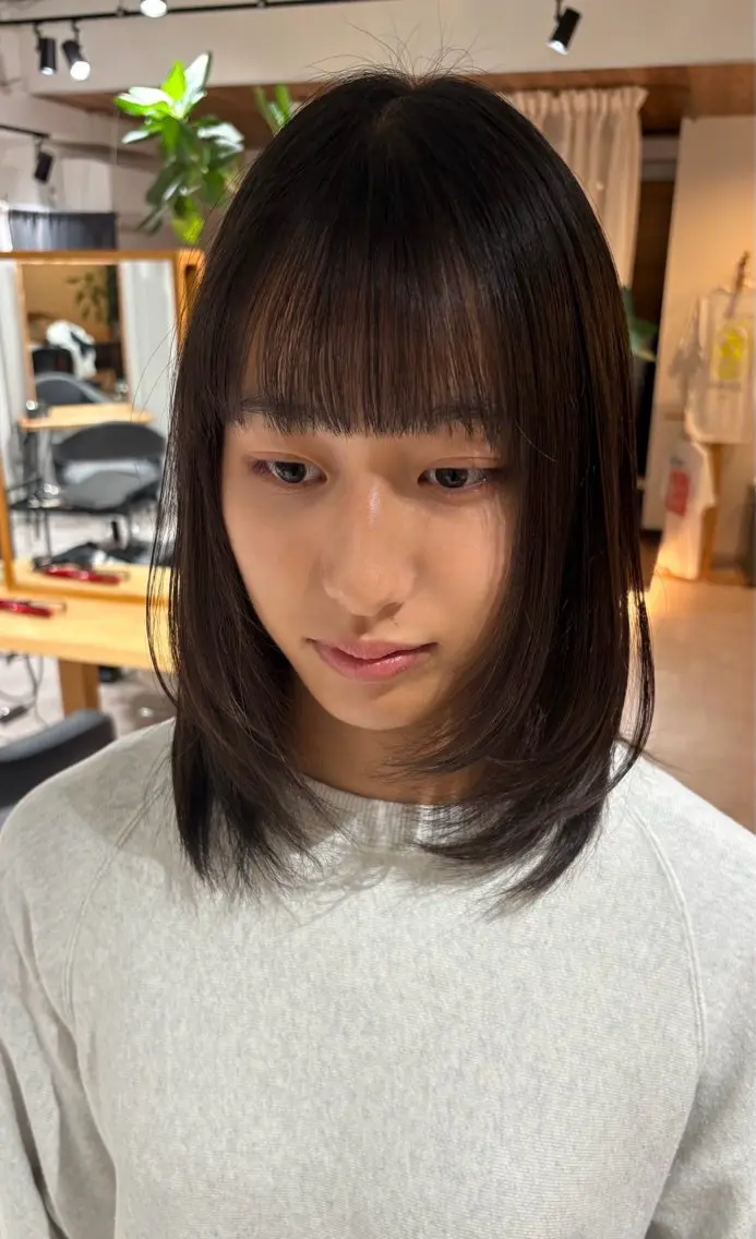 ミディアム レイヤーカット カット aina / n.w.hのヘアスタイル