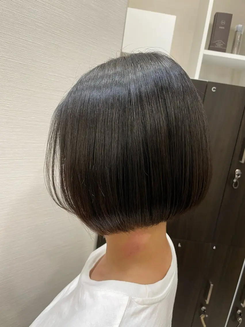 ショート 🐾 脱白髪染め 篠崎🐾のヘアスタイル