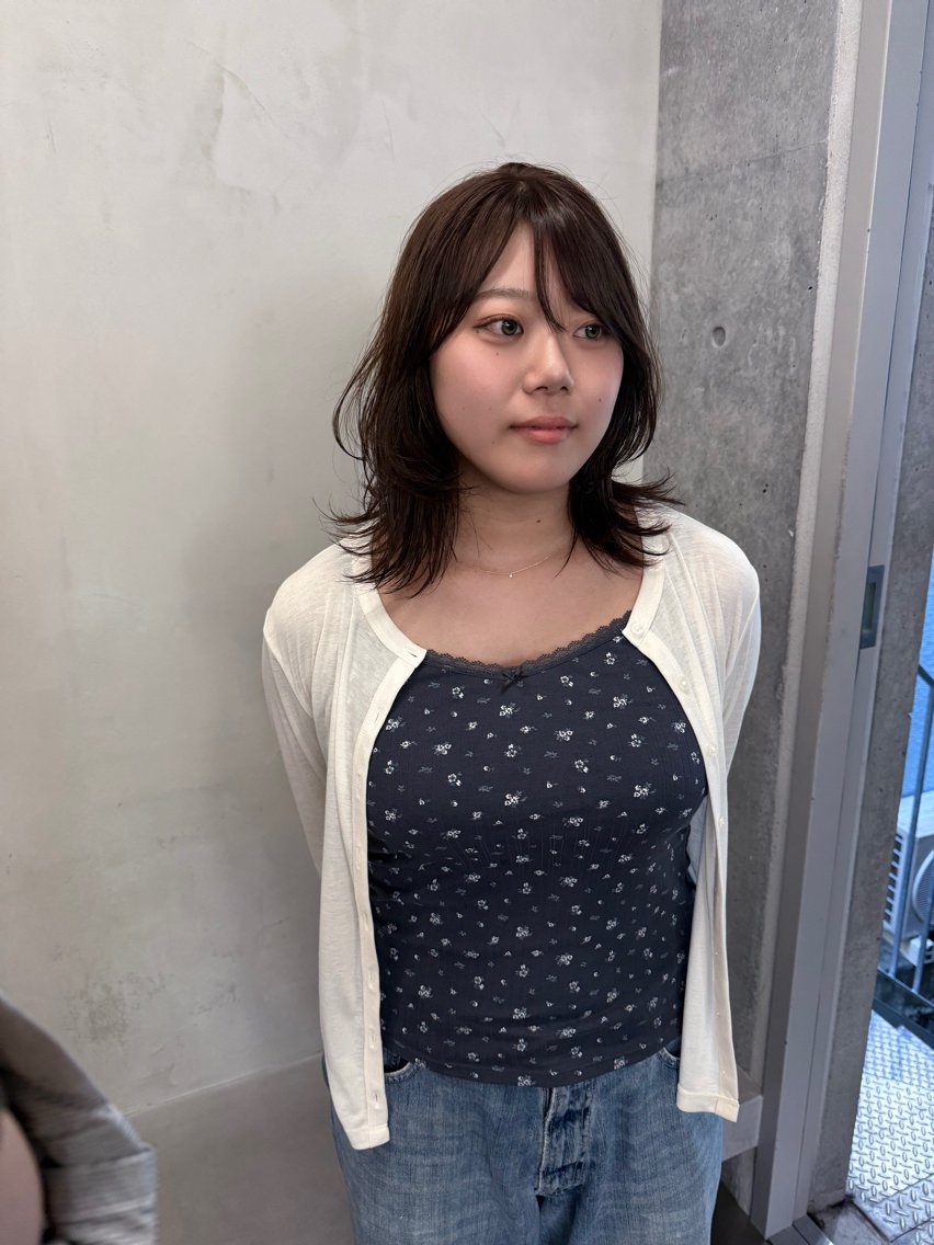 ミディアム カラー ミディアムレイヤー アッシュ ベージュカラー ブリーチ 透明感カラー カット ヘアカラー トリートメント 誰より丁寧なカット/ 小林輝/レイヤーのヘアスタイル