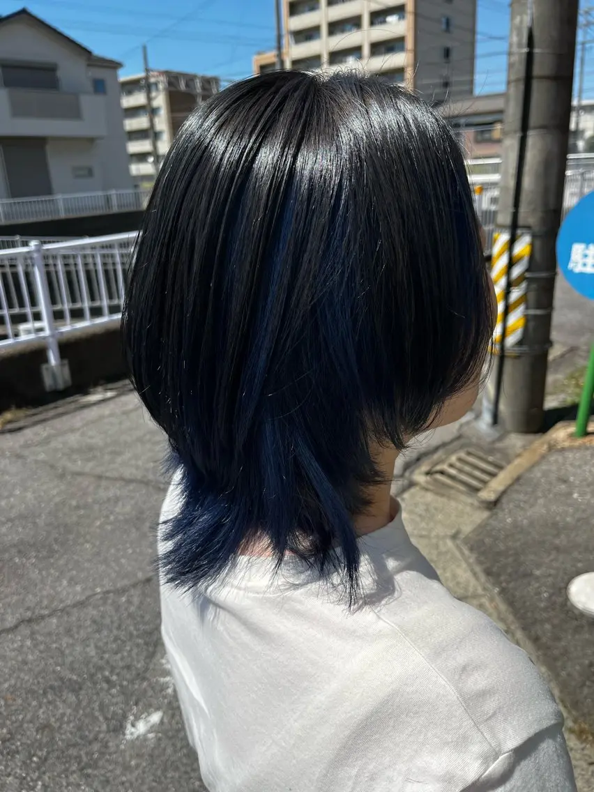 ショート カラー ブルーカラー ネイビーカラー ウルフカット 大坪 拓斗のヘアスタイル