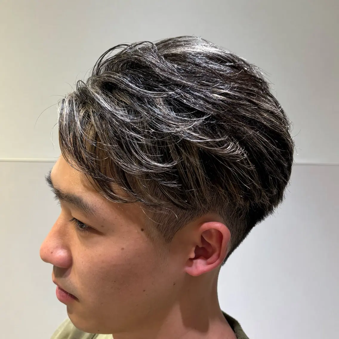 ショート ハイライト 渡辺 健太郎のヘアスタイル
