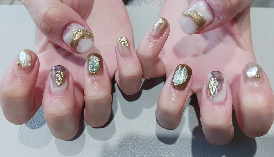ネイル マグネットネイル ニュアンスネイル いとう えみりのネイルデザイン
