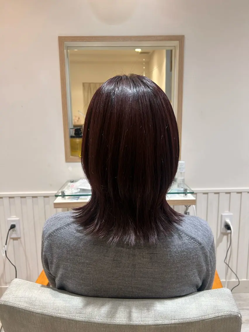 ミディアム カラー ボルドーカラー ヘアカラー トリートメント 大川 夏実のヘアスタイル