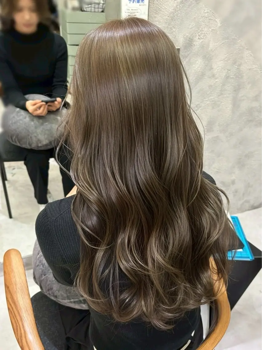 ロング カラー ヘアカラー 宮田 瑞希のヘアスタイル
