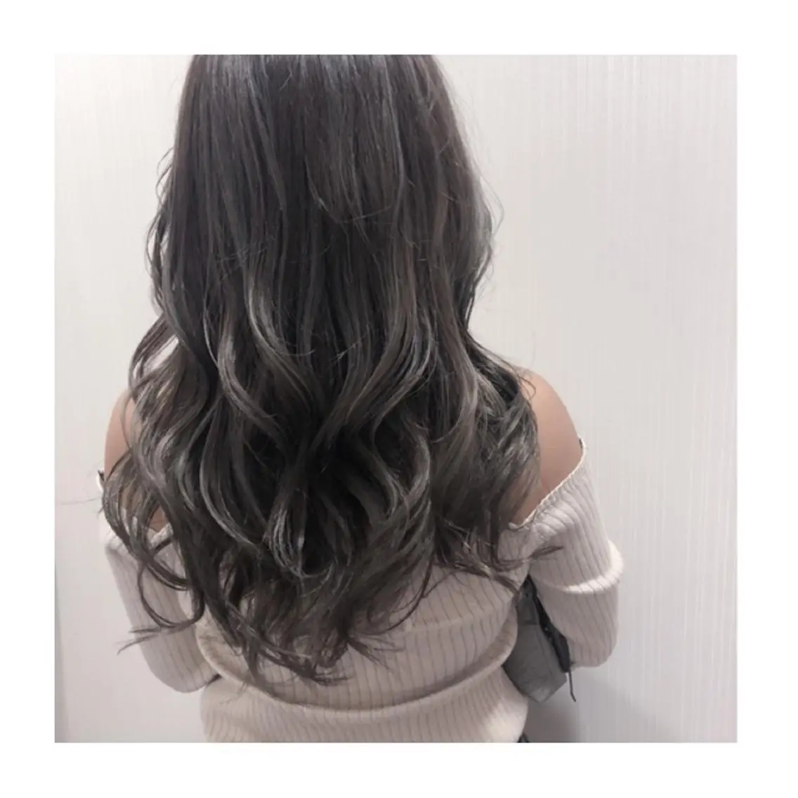 セミロング カラー バレイヤージュ ブリーチ グレージュ レイヤーカット カット ヘアカラー トリートメント 小森谷 亮太のヘアスタイル
