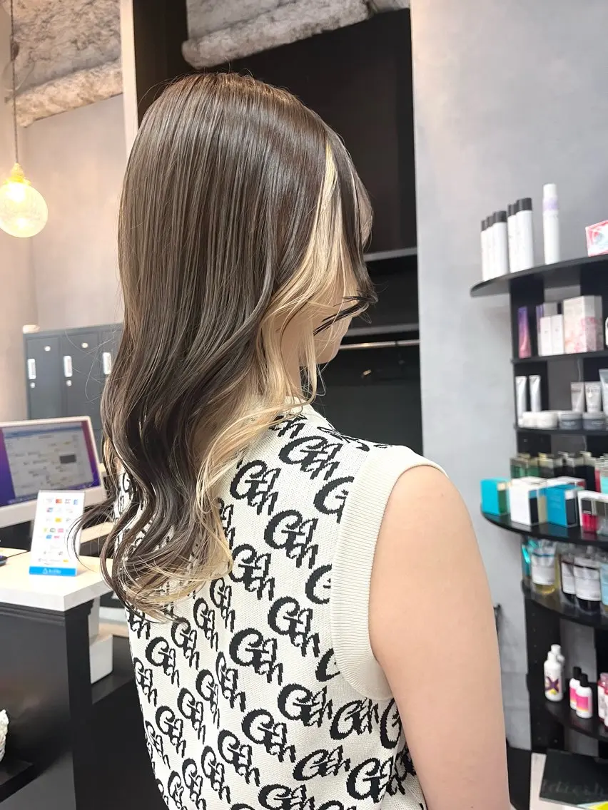 ロング カラー ハイトーンカラー インナーカラー カット ヘアカラー 🎀♥️推しカラー tomoka💜🍭のヘアスタイル