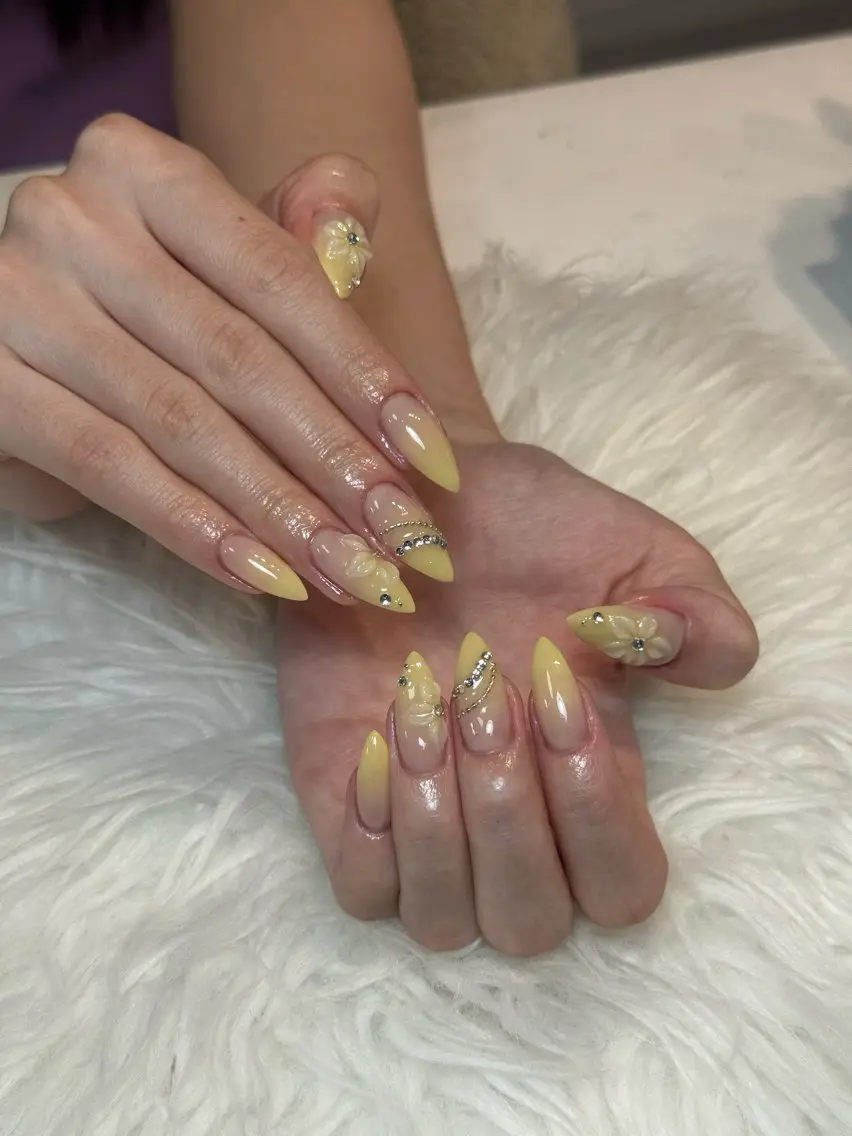 ネイル チークネイル ドット フットネイル フレンチネイル グラデーション ハンドネイル ハンドケア Aria Nail Beautyのネイルデザイン