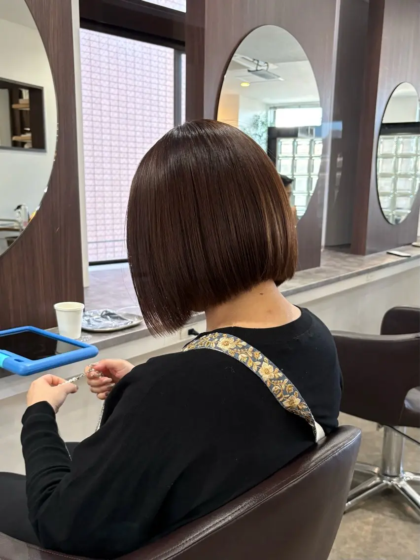 ミディアム カット ヘアカラー トリートメント タナカ レイヤのヘアスタイル