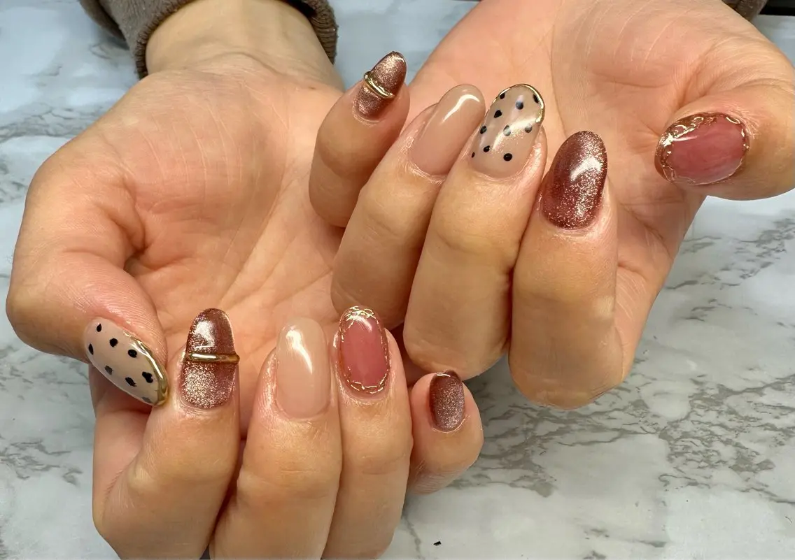 ネイル オーロラネイル フレンチネイル ラメ(グリッター) マグネットネイル ミラーネイル Mai’s nailのネイルデザイン
