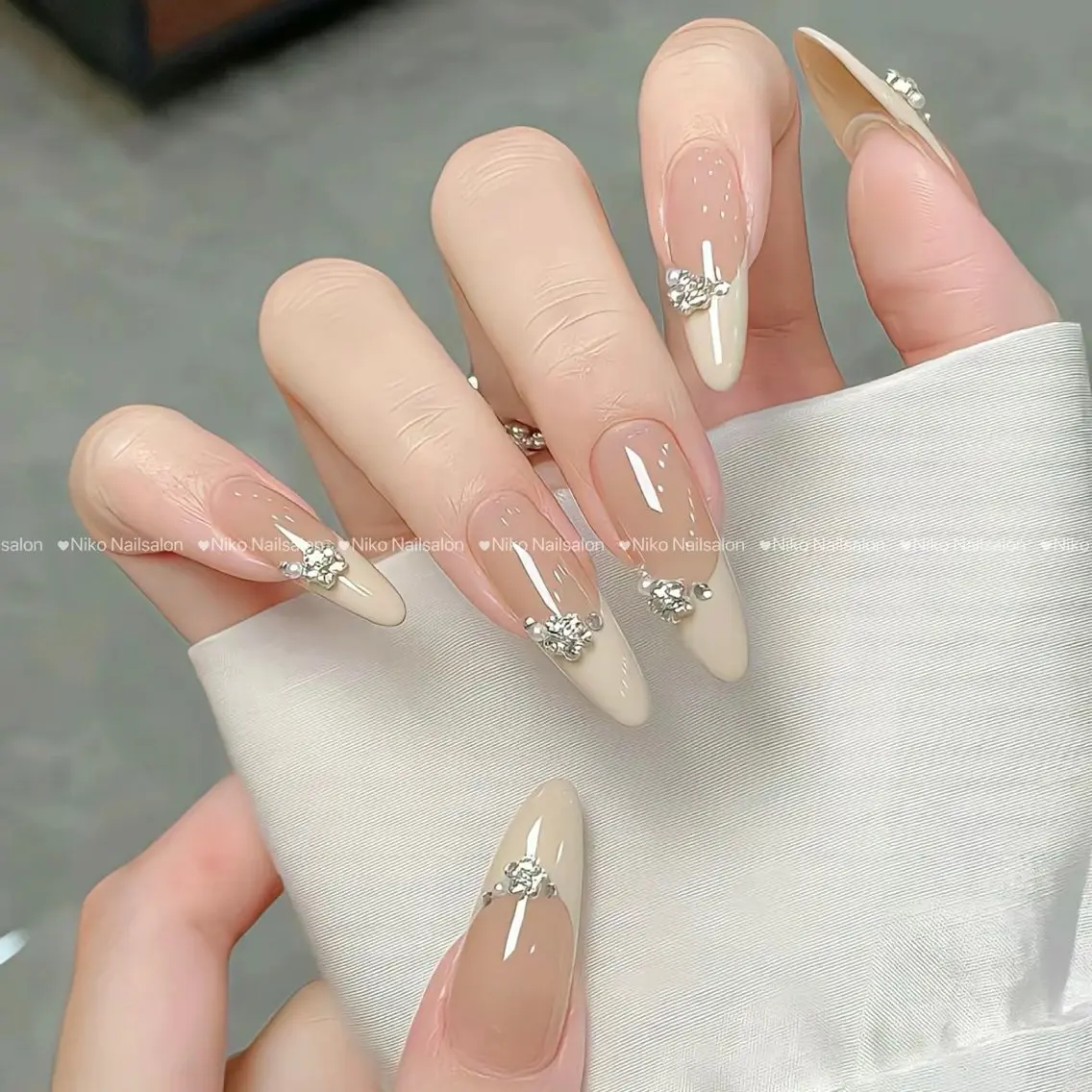 ネイル チークネイル 長さ出し フットネイル フレンチネイル ジェルネイル Niko Nail salon 銀座本店のネイルデザイン