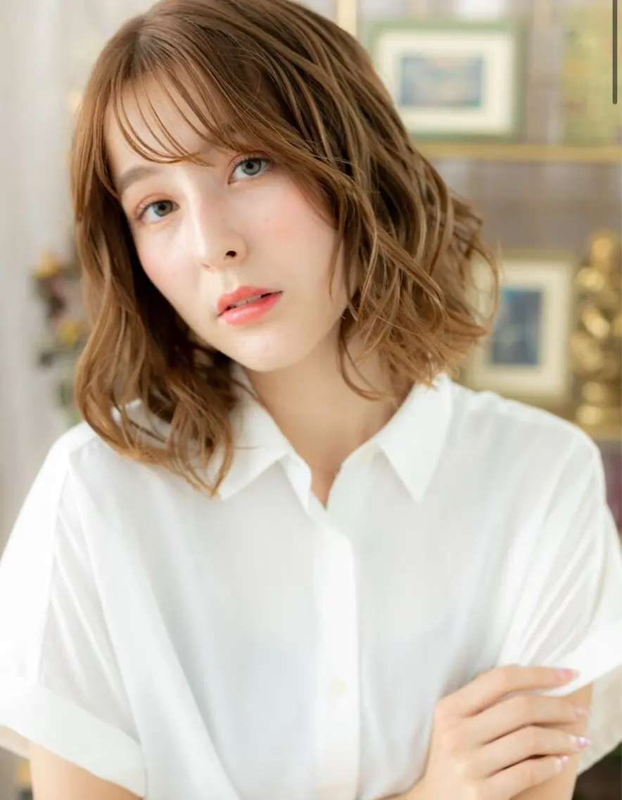 ミディアム カラー 切りっぱなしボブ ミディアムパーマ ハイトーンカラー ボブ くびれヘア 💧艶髪ストレート ✨ロング/府川直樹のヘアスタイル