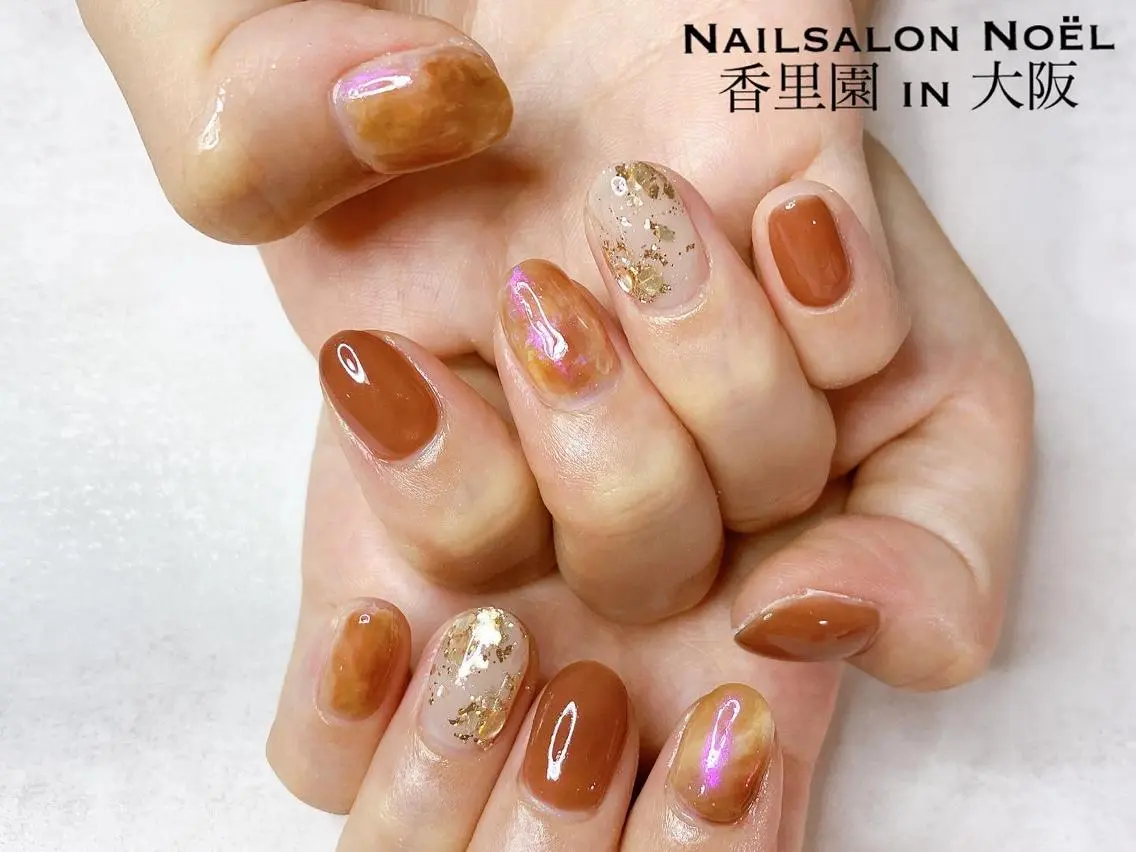 ネイル オーロラネイル ミラーネイル ニュアンスネイル Nailsalon &Noelのネイルデザイン